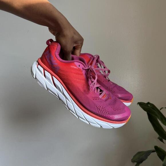 Shoes - HOKA women’s Clifton 6 Wide - Ultra Magenta/Fusion Coral size 10
